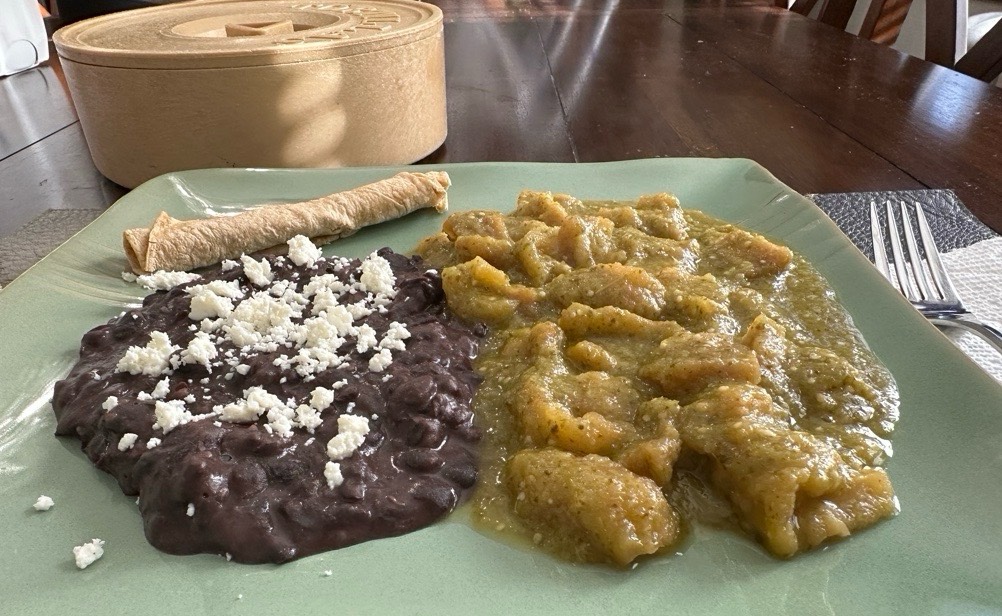  Chicharrón en salsa verde 